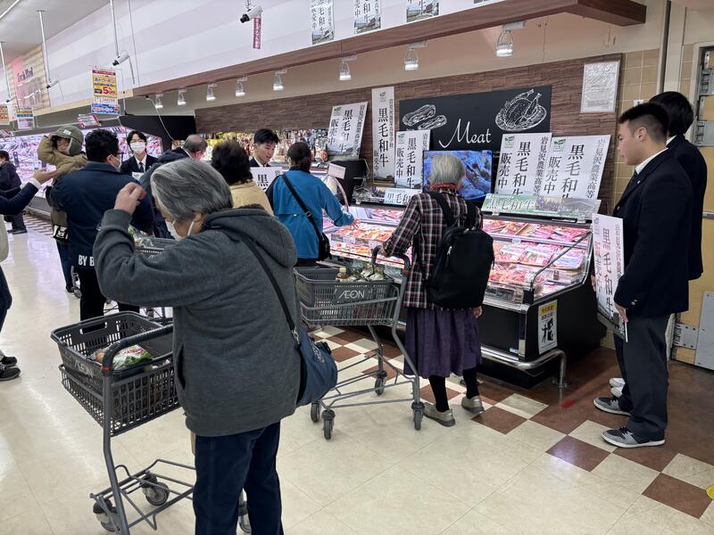 販売会の様子②